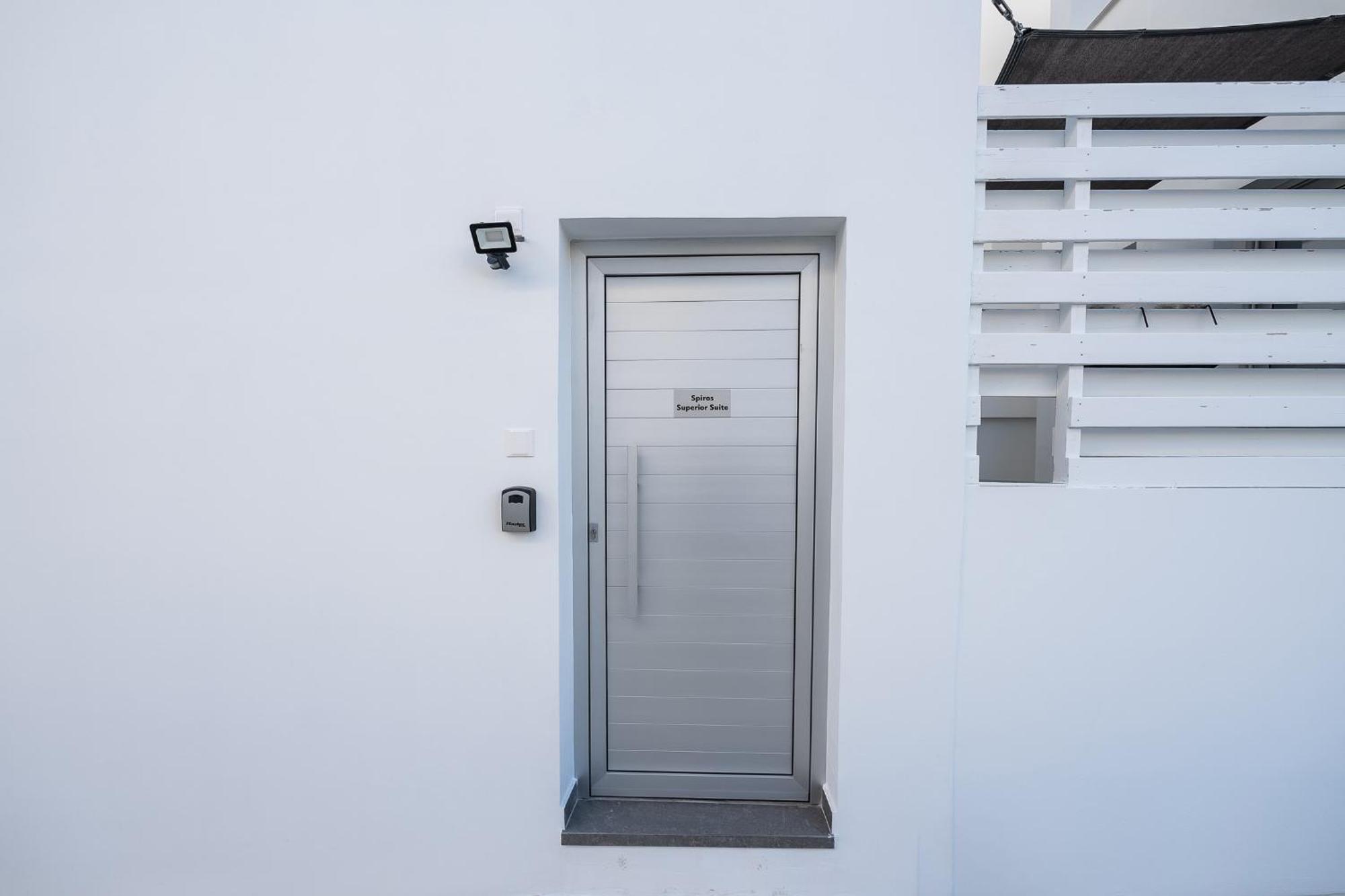 Spiros Luxury Apartments Ajia Napa Zewnętrze zdjęcie